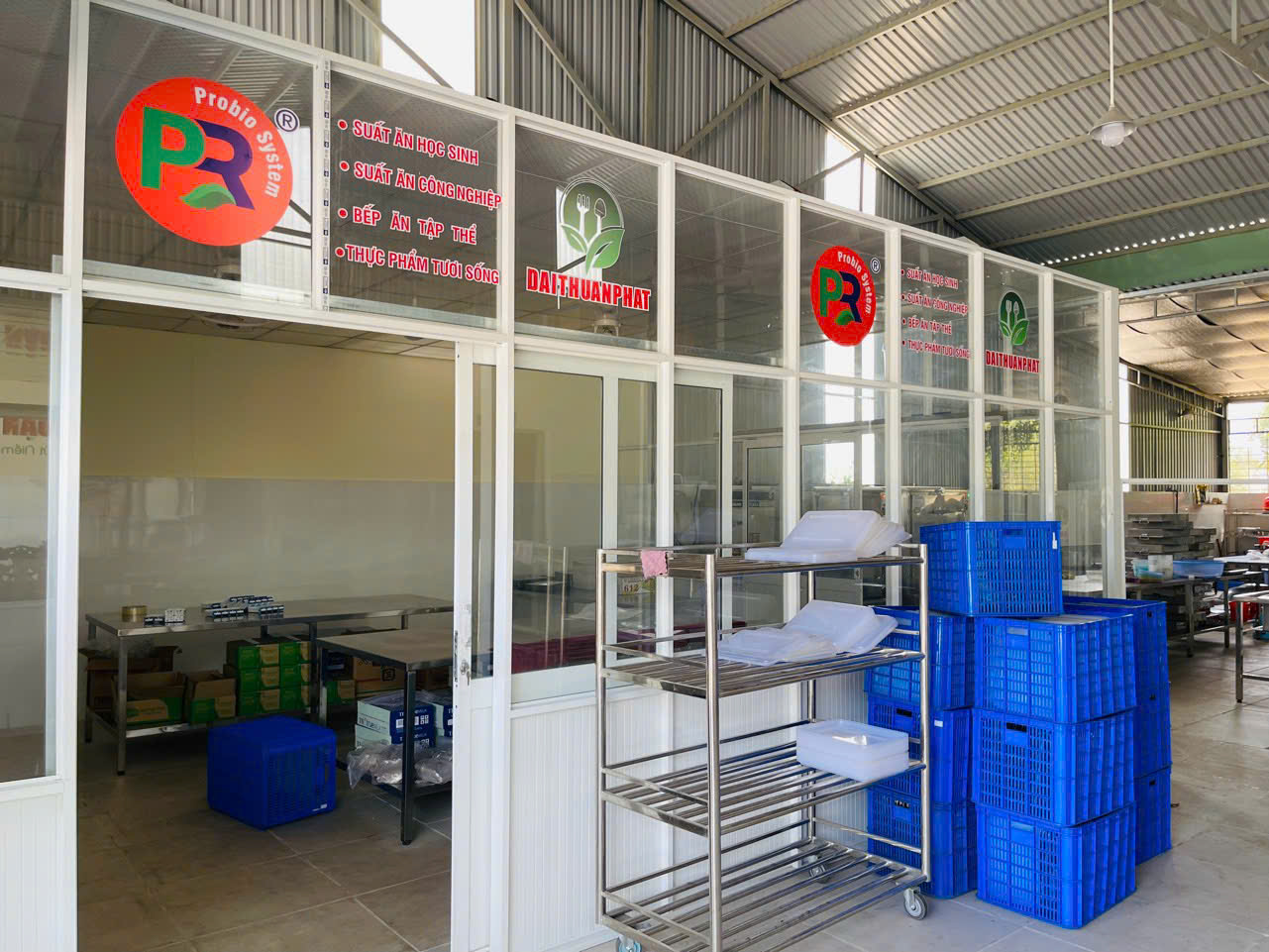 Khu vực phục vụ & căn tin